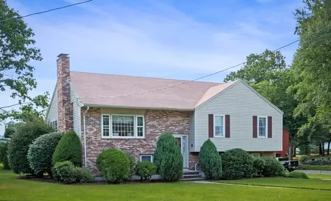 1 Pentucket Ln, Danvers, MA 01923