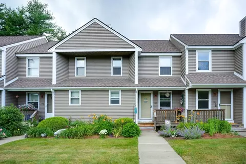 153 Pennacook Dr #153, Leominster, MA 01453