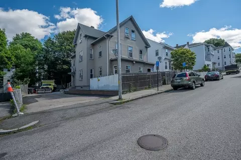 17 Jefferson St, Worcester, MA 01604