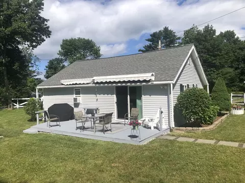 2 Willow Dell Rd, Wales, MA 01081