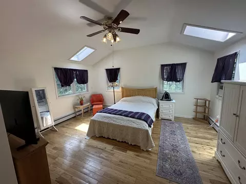 Bedroom - 149 Mccarthy Ave, Chicopee, MA 01020 photo 6 of 8