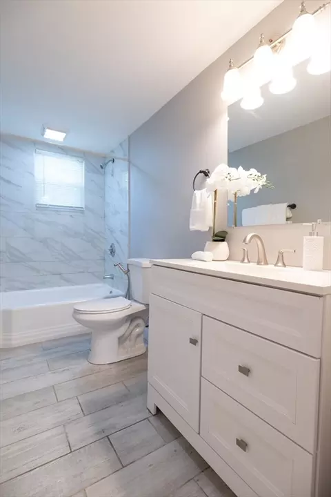 Bath - 28 Eagle Rd, Worcester, MA 01605 photo 4 of 5