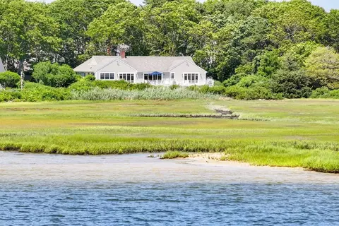 28 Bayview Rd, Osterville, MA 02655