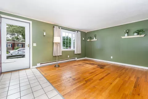 366 Peekskill Ave, Springfield, MA 01129 photo 13