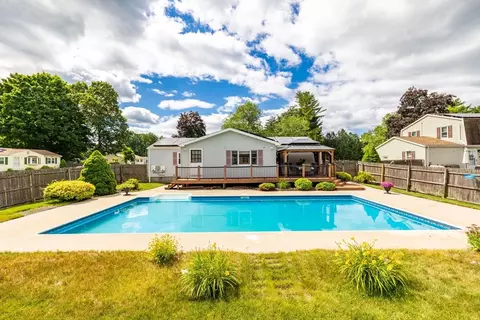 366 Peekskill Ave, Springfield, MA 01129 photo 9