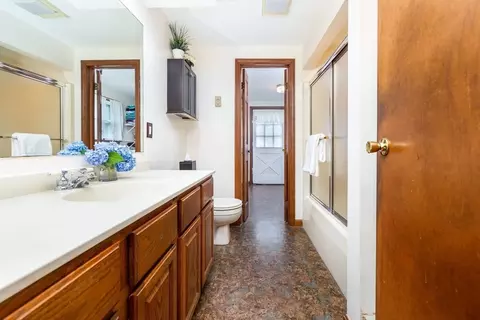 366 Peekskill Ave, Springfield, MA 01129 photo 20
