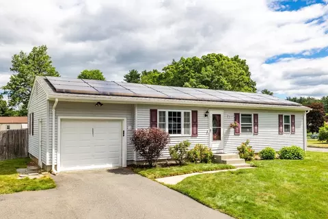 366 Peekskill Ave, Springfield, MA 01129
