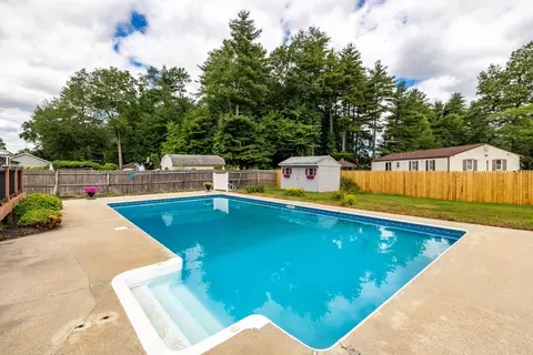 366 Peekskill Ave, Springfield, MA 01129 photo 12
