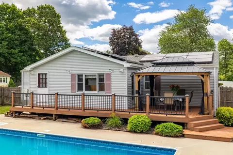 366 Peekskill Ave, Springfield, MA 01129 photo 8