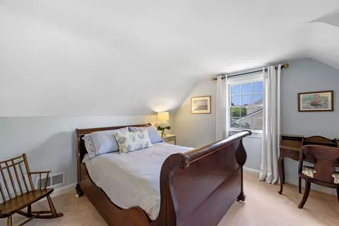 Bedroom - 233 Atlantic Ave, Marblehead, MA 01945 photo 4 of 6