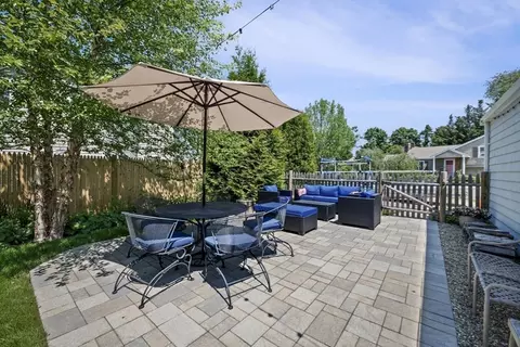 Exterior - 233 Atlantic Ave, Marblehead, MA 01945 photo 7 of 9