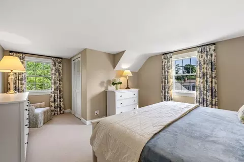 Bedroom - 233 Atlantic Ave, Marblehead, MA 01945 photo 2 of 6