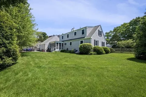 Exterior - 233 Atlantic Ave, Marblehead, MA 01945 photo 5 of 9