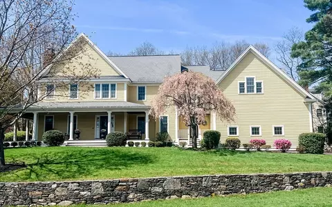 11 Davis Brook Dr, Natick, MA 01760