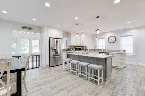 18 Elm St, Wakefield, MA 01880