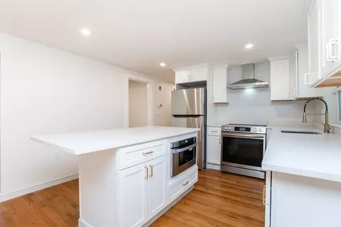 39 Mark Ave, Reading, MA 01867 photo 8