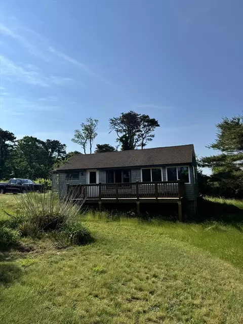 35 Pine Bay Rd, Brewster, MA 02631