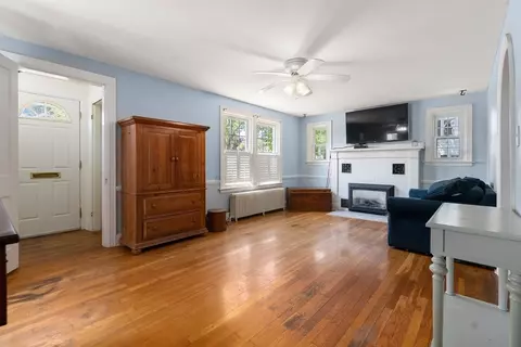 52 Massasoit Ave, Fairhaven, MA 02719 photo 4