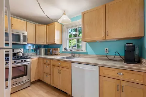 52 Massasoit Ave, Fairhaven, MA 02719 photo 8