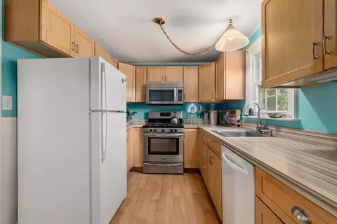 52 Massasoit Ave, Fairhaven, MA 02719 photo 9