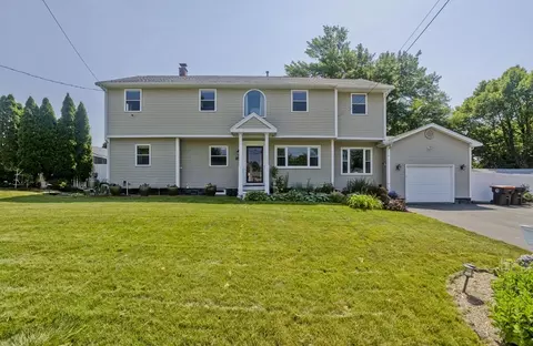 47 Day St, Agawam, MA 01001