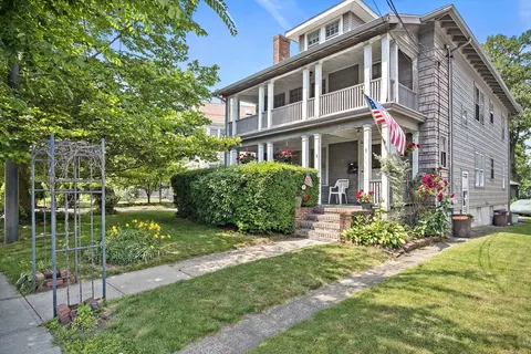 3 Pine St, Belmont, MA 02478