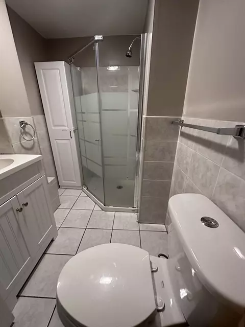 Bath - 22 Thorne St, Worcester, MA 01604 photo 1 of 2