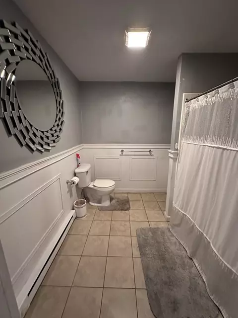 Bath - 22 Thorne St, Worcester, MA 01604 photo 2 of 2