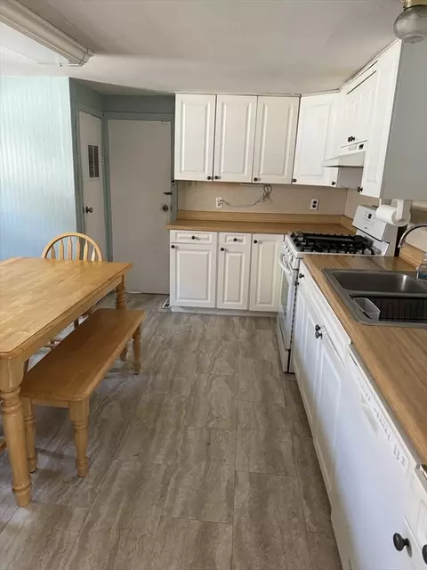 105 Main St, Fairhaven, MA 02719 photo 8