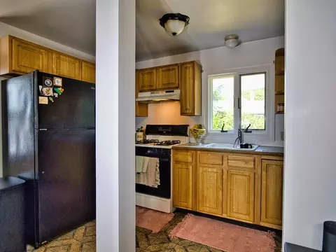 654 Woodman St, Fall River, MA 02724 photo 9
