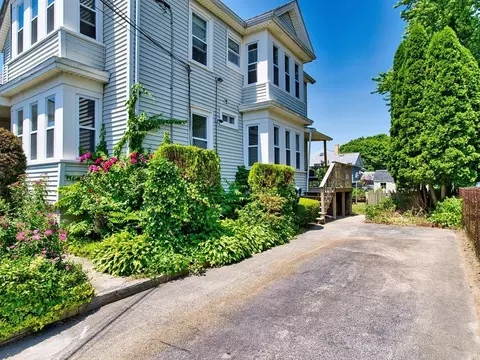 654 Woodman St, Fall River, MA 02724 photo 4
