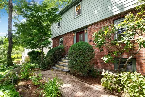 Exterior - 11 Tower Rd, Lexington, MA 02421 photo 2 of 5