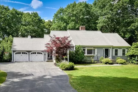 15 Knollwood Dr, Dover, MA 02030