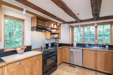 232 E Pleasant St, Amherst, MA 01002 photo 11