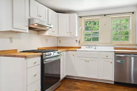 Kitchen - 409 Main, Townsend, MA 01474 photo 1 of 5