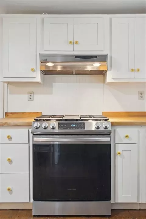 Kitchen - 409 Main, Townsend, MA 01474 photo 2 of 5