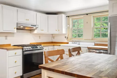 Kitchen - 409 Main, Townsend, MA 01474 photo 5 of 5