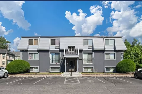 222 Stackpole St #4, Lowell, MA 01852