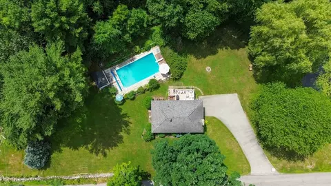 34 Douglas Rd, Sutton, MA 01590 photo 3
