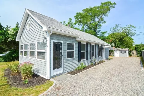 63 George St, Barnstable, MA 02630