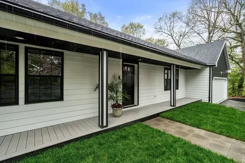80 Croydon Rd, Norwood, MA 02062