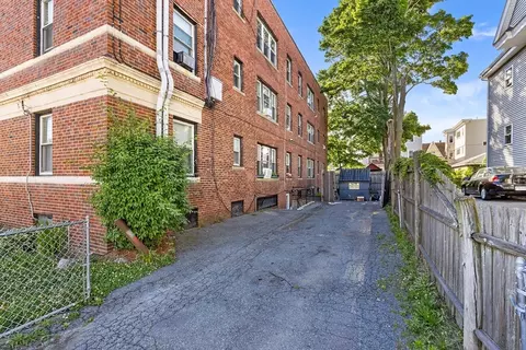 Exterior - 8 Walnut St #5, Everett, MA 02149 photo 2 of 2