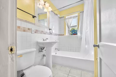 Bath - 8 Walnut St #5, Everett, MA 02149 photo 1 of 2