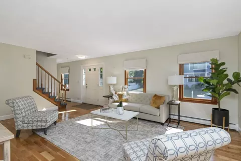23 Grove St, Reading, MA 01867 photo 3