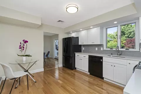 23 Grove St, Reading, MA 01867 photo 6