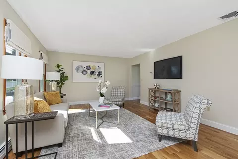 23 Grove St, Reading, MA 01867 photo 5