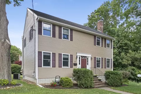 23 Grove St, Reading, MA 01867