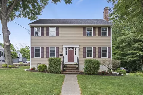 23 Grove St, Reading, MA 01867 photo 2