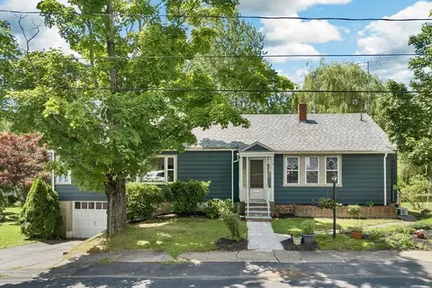 17 Stover Ct, Amesbury, MA 01913