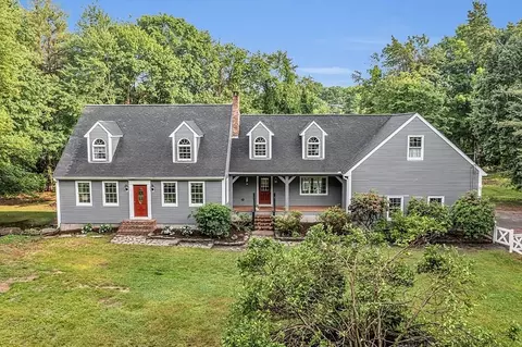 34 East St, Petersham, MA 01366